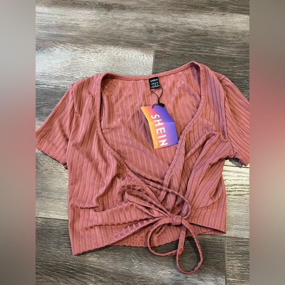 Tie Front Cropped Tee - Picture 1 of 3